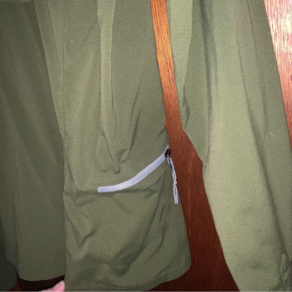 Women’s M SHERPA ADVENTURE GEAR Olive Green Long Sleeve Tab Up Button Shirt EXC - Picture 16 of 16
